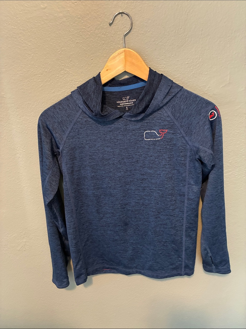 Vineyard Vines Kids Navy Heather Performance Hoodie with Whale Logo Small (8-10)
